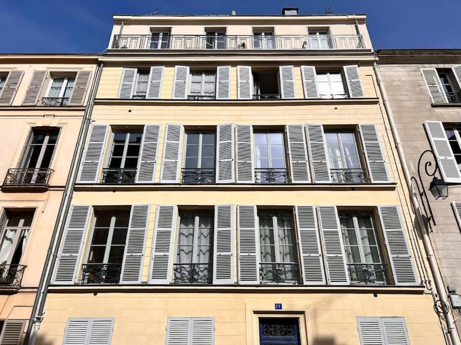 Le Majestueux Au Centre Ville De Versalhes Exterior foto